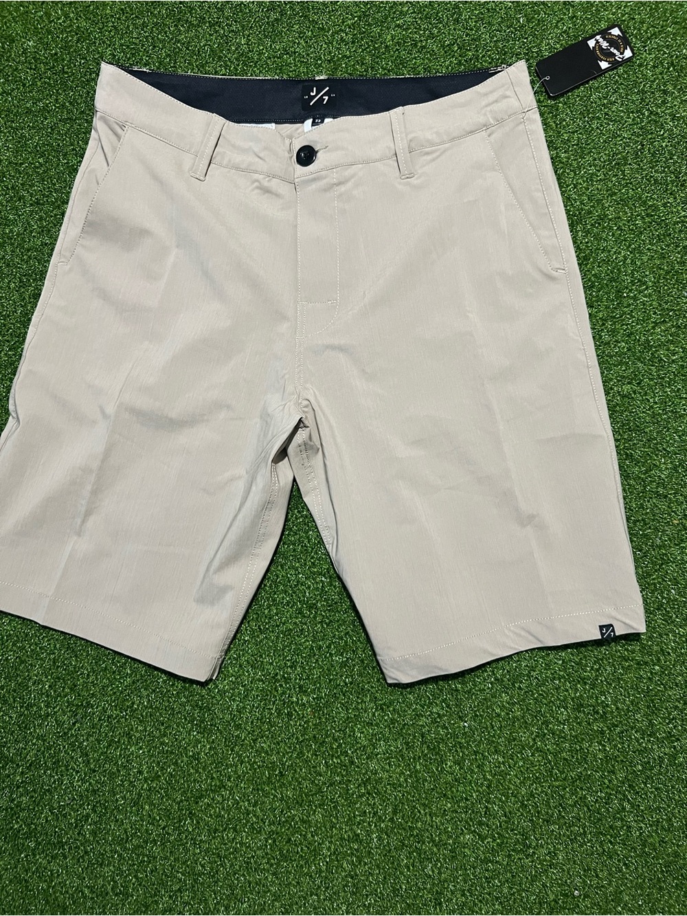 NWT J/7 Del Mar 3.0 Hybrid Boardshorts Khaki 32
